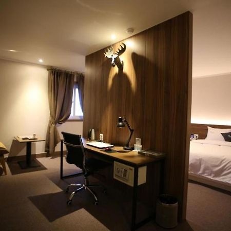 Centralperson Pyeongtaek Hotel Eksteriør billede