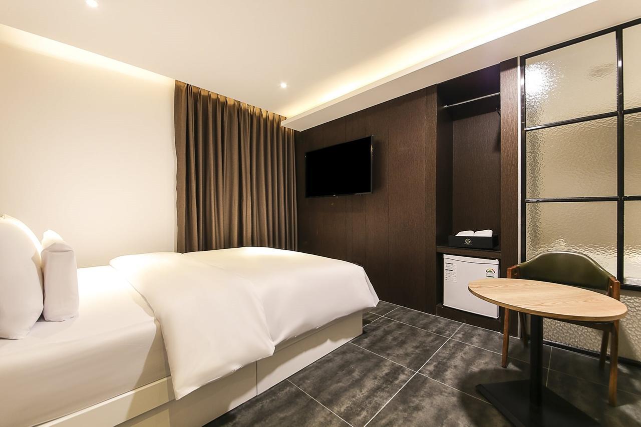 Centralperson Pyeongtaek Hotel Eksteriør billede